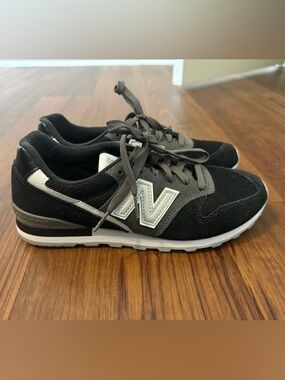 New Balance 996 Women’s Black & Gray Sneakers